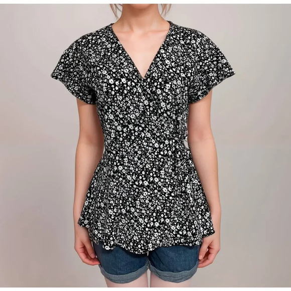 ModCloth Ditsy Floral Wrap Blouse Size Medium - Picture 1 of 11